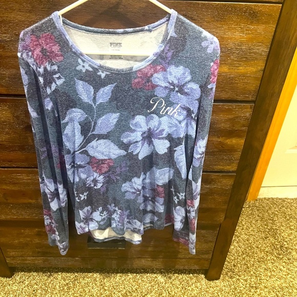 PINK Victoria's Secret Tops - 🩷💜VS‎ PINK L